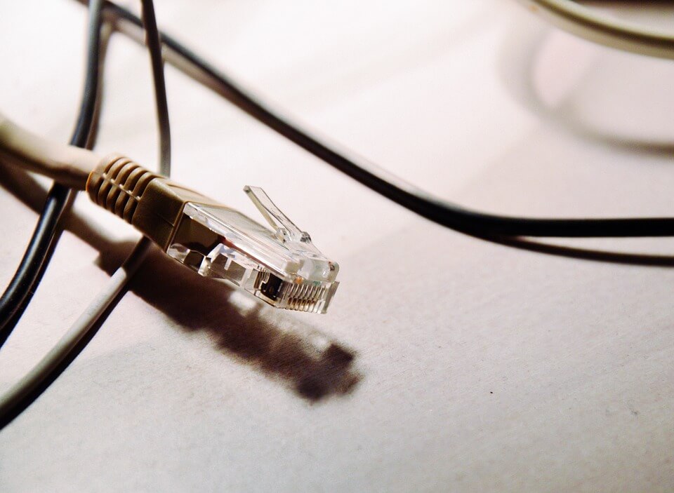 Правильно обжимаем и подключаем штекер для интернет-кабеля